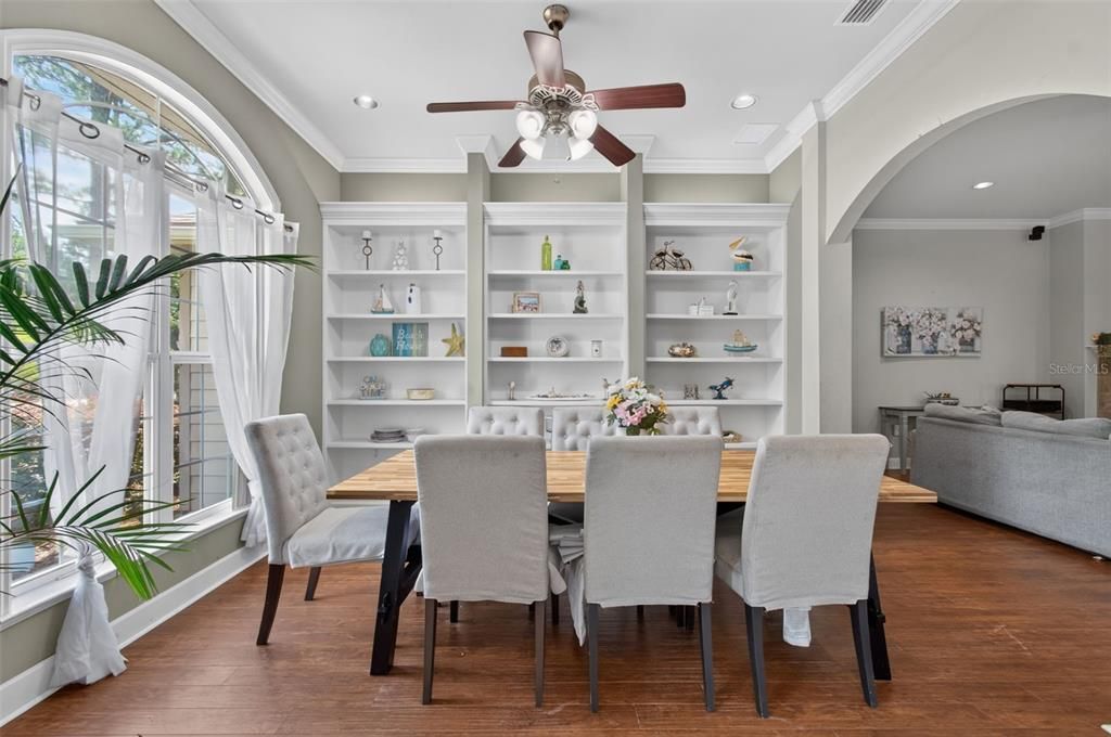 For Sale: $469,900 (3 beds, 2 baths, 2204 Square Feet)