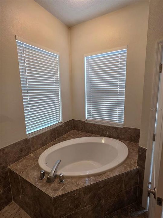 For Sale: $345,000 (4 beds, 2 baths, 2212 Square Feet)
