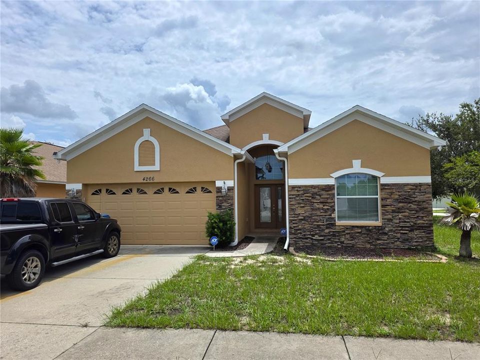 For Sale: $345,000 (4 beds, 2 baths, 2212 Square Feet)