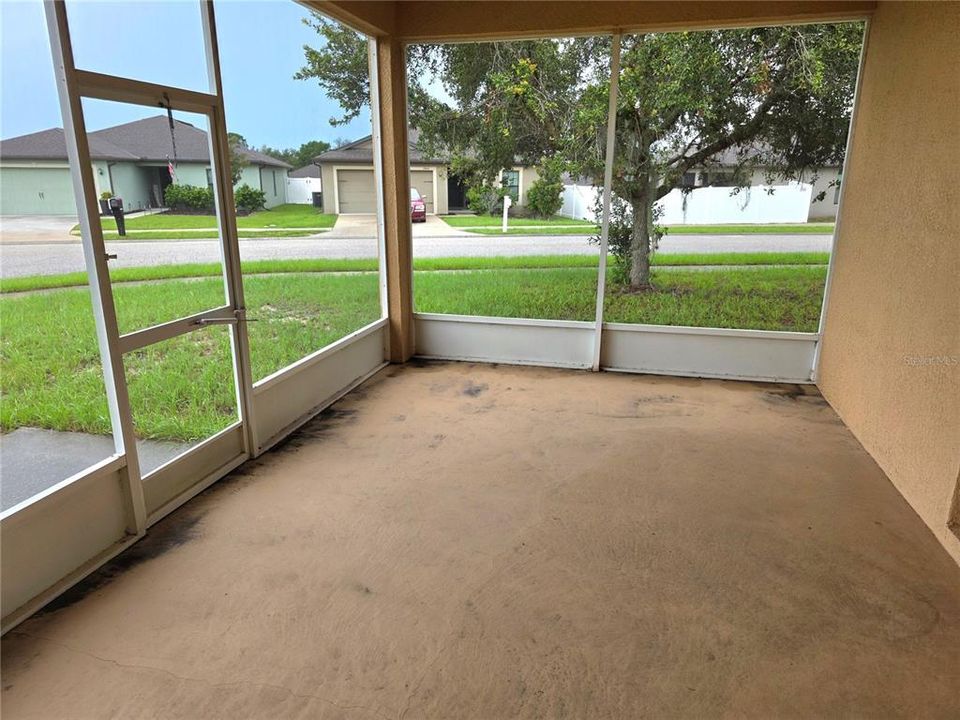 For Sale: $345,000 (4 beds, 2 baths, 2212 Square Feet)
