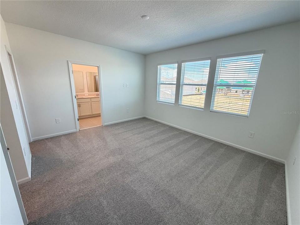 For Rent: $2,820 (3 beds, 2 baths, 1647 Square Feet)
