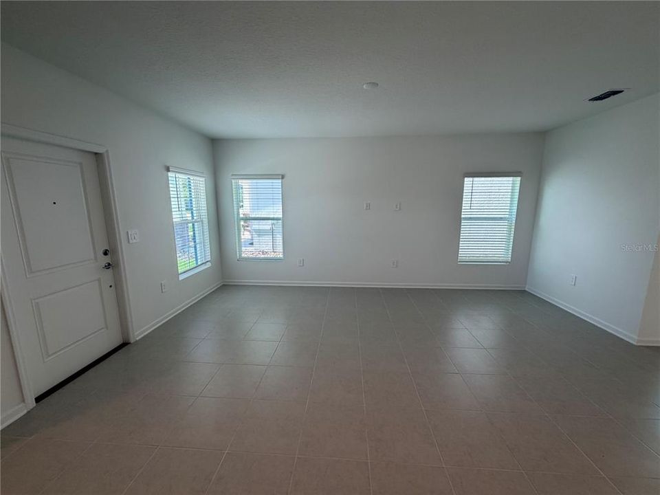 For Rent: $2,820 (3 beds, 2 baths, 1647 Square Feet)