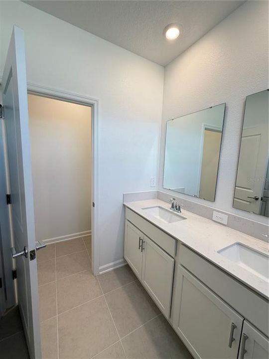 For Rent: $2,820 (3 beds, 2 baths, 1647 Square Feet)