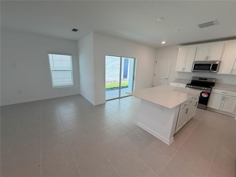 For Rent: $2,820 (3 beds, 2 baths, 1647 Square Feet)