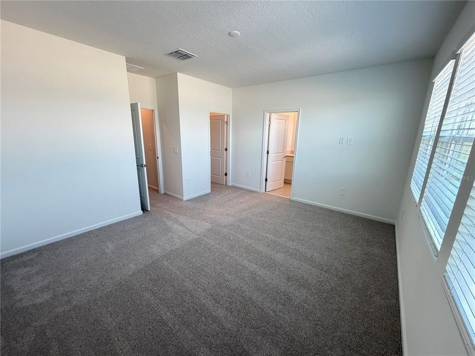 For Rent: $2,820 (3 beds, 2 baths, 1647 Square Feet)