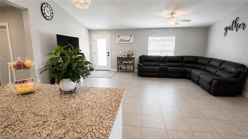 For Sale: $309,000 (3 beds, 2 baths, 1640 Square Feet)