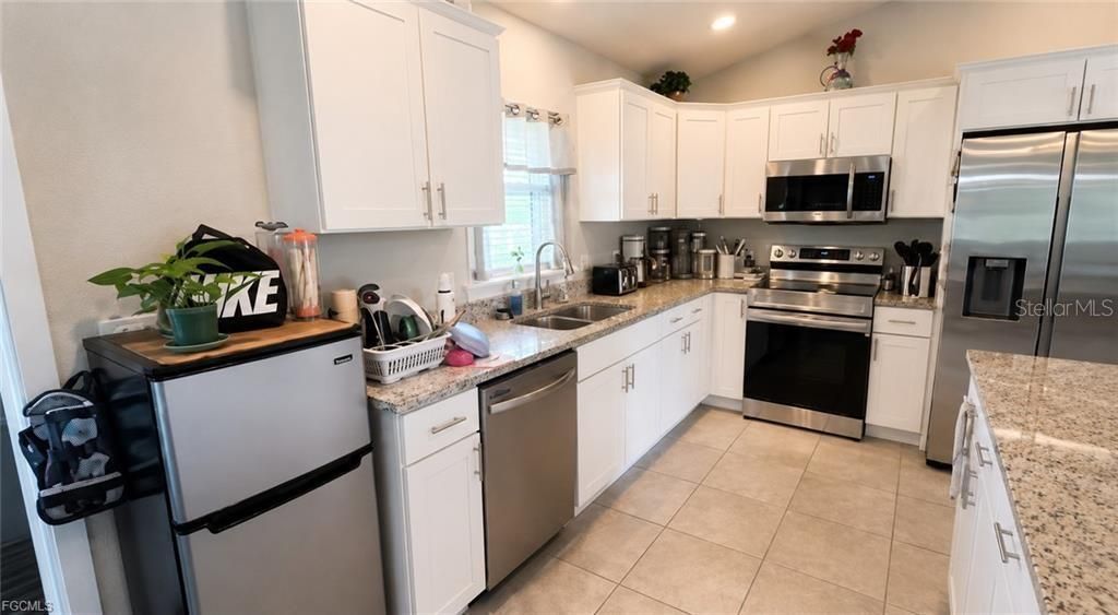For Sale: $309,000 (3 beds, 2 baths, 1640 Square Feet)