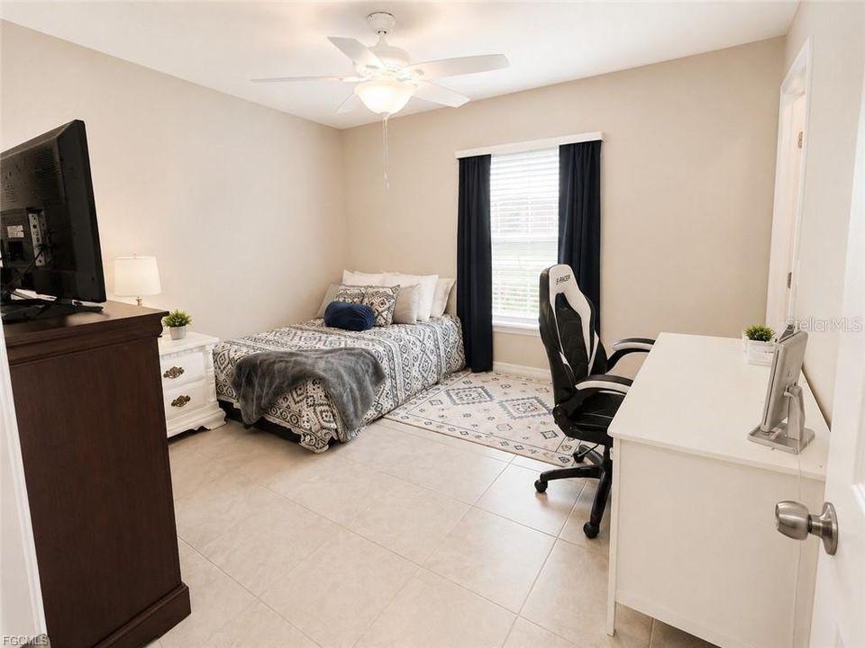 For Sale: $309,000 (3 beds, 2 baths, 1640 Square Feet)