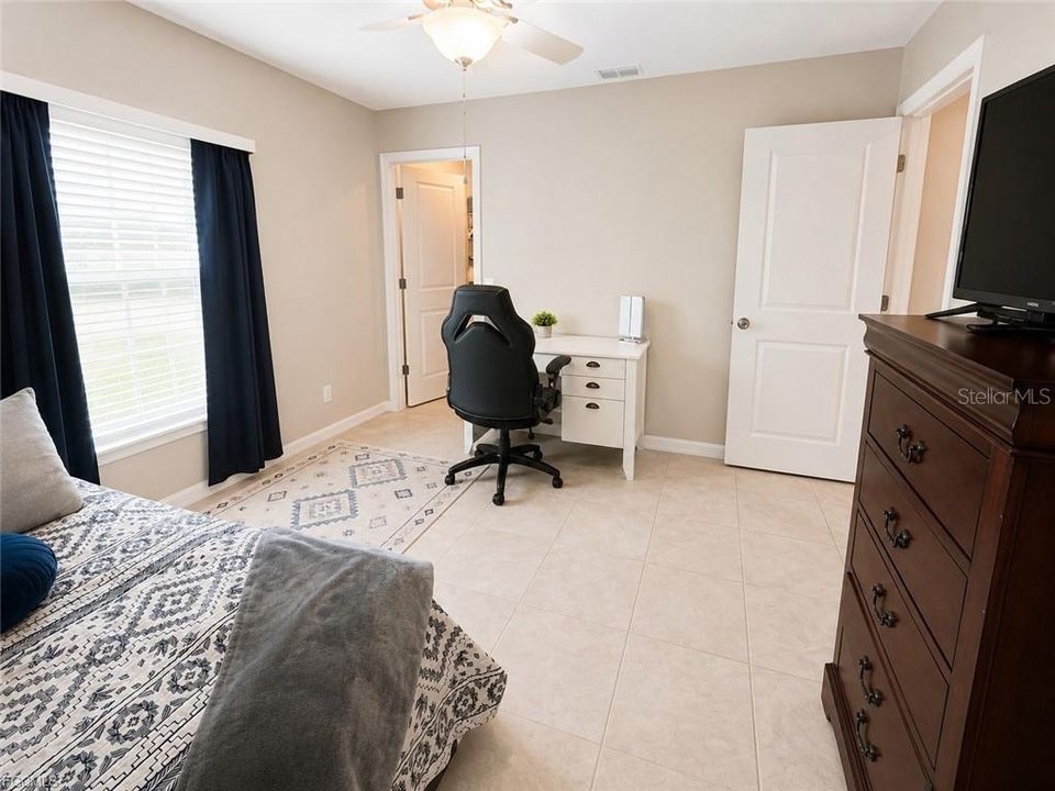 For Sale: $309,000 (3 beds, 2 baths, 1640 Square Feet)