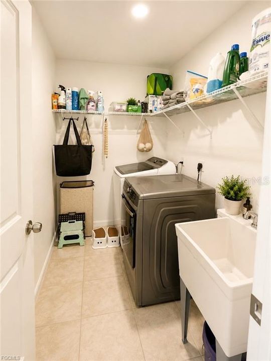 For Sale: $309,000 (3 beds, 2 baths, 1640 Square Feet)