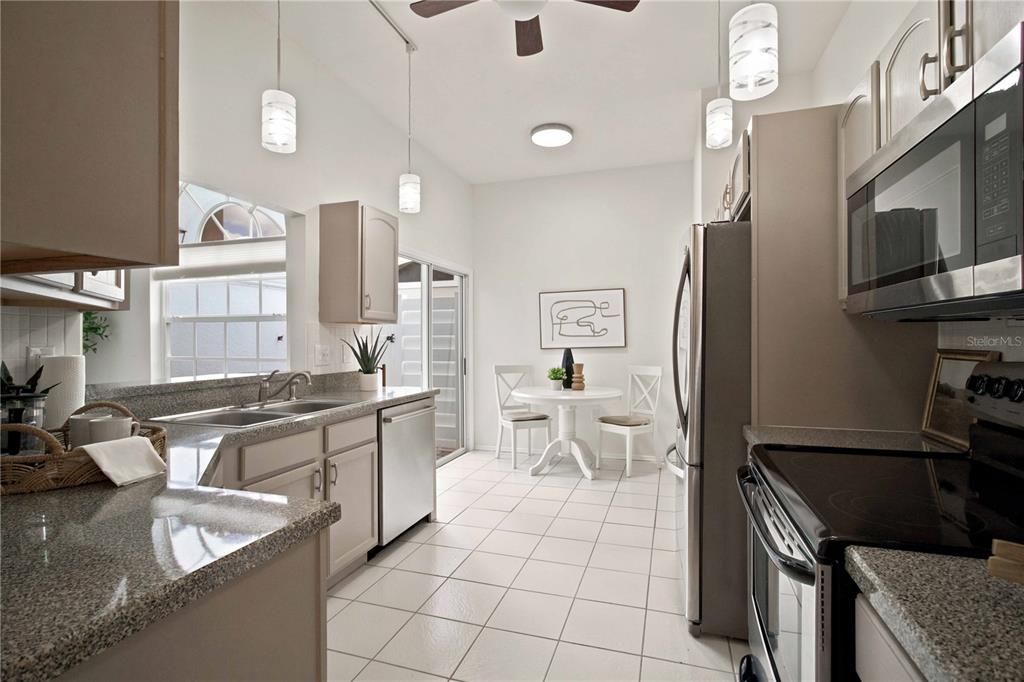 For Sale: $315,000 (2 beds, 2 baths, 1573 Square Feet)