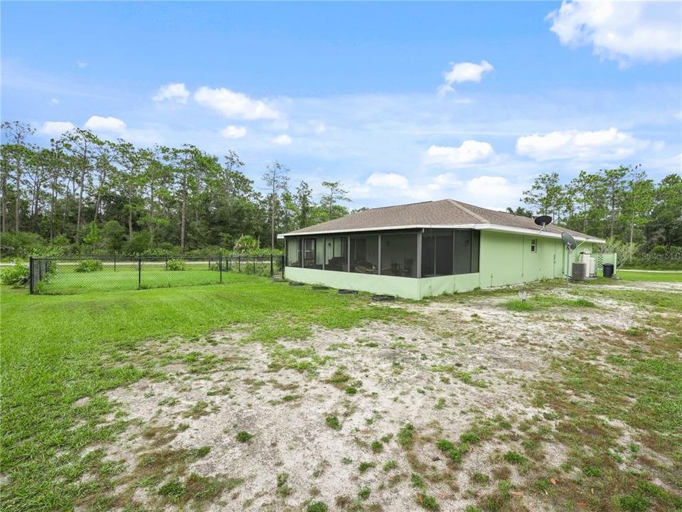 For Sale: $269,900 (3 beds, 2 baths, 1351 Square Feet)
