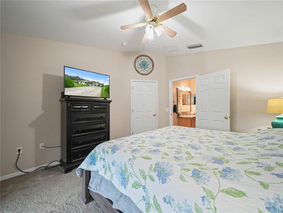For Sale: $269,900 (3 beds, 2 baths, 1351 Square Feet)