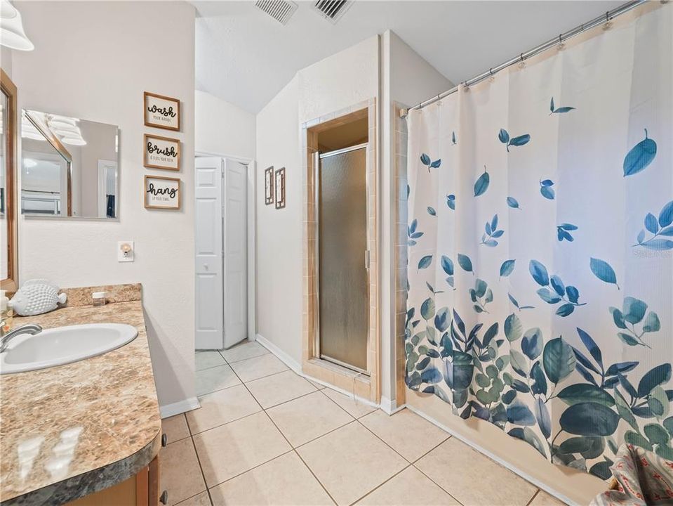 For Sale: $269,900 (3 beds, 2 baths, 1351 Square Feet)