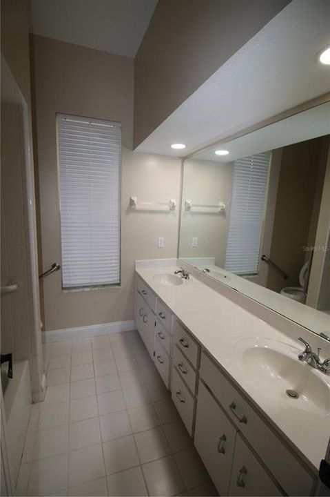 For Rent: $1,800 (2 beds, 2 baths, 1548 Square Feet)