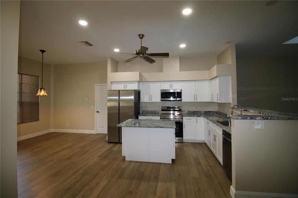 For Rent: $1,800 (2 beds, 2 baths, 1548 Square Feet)