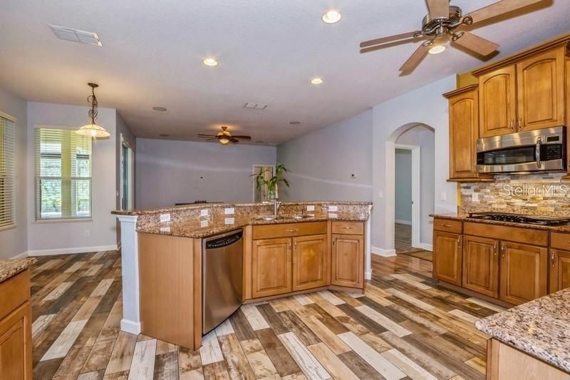 For Sale: $609,000 (4 beds, 3 baths, 2402 Square Feet)