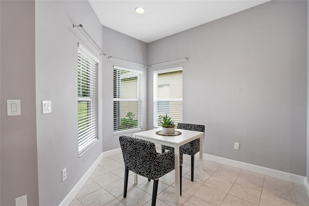 For Sale: $355,000 (2 beds, 2 baths, 1683 Square Feet)