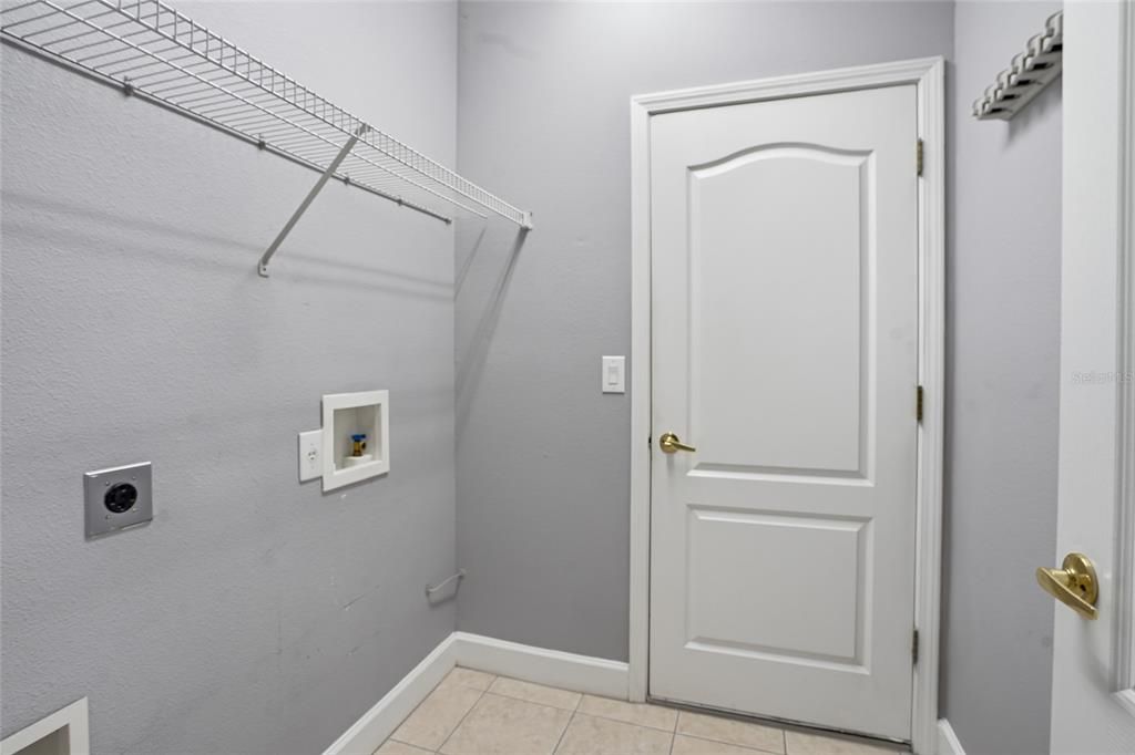 For Sale: $355,000 (2 beds, 2 baths, 1683 Square Feet)