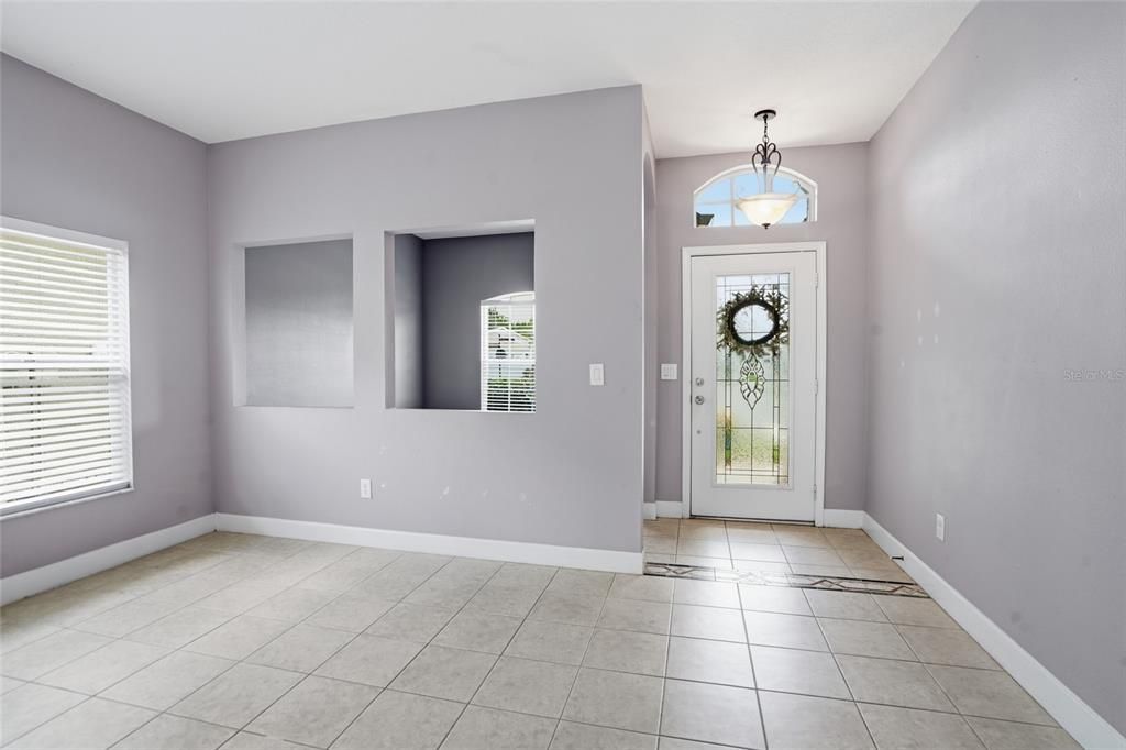 For Sale: $355,000 (2 beds, 2 baths, 1683 Square Feet)