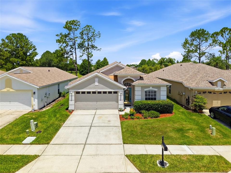 For Sale: $355,000 (2 beds, 2 baths, 1683 Square Feet)