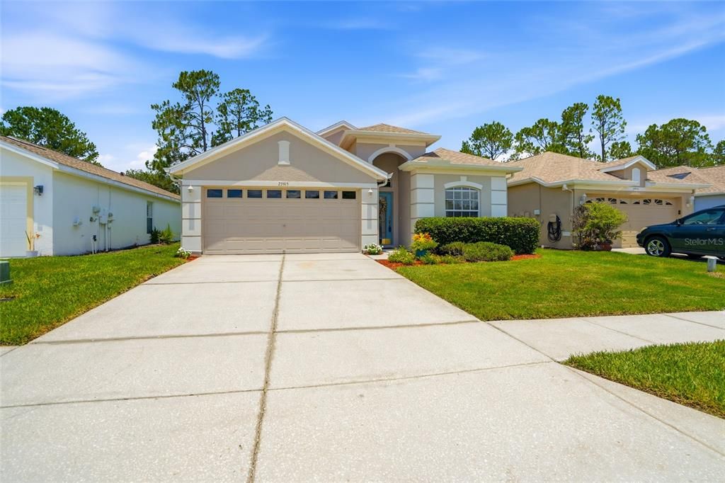 For Sale: $355,000 (2 beds, 2 baths, 1683 Square Feet)