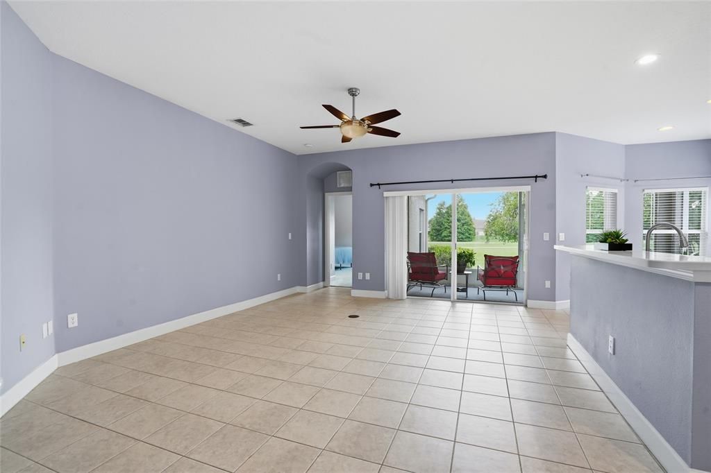 For Sale: $355,000 (2 beds, 2 baths, 1683 Square Feet)
