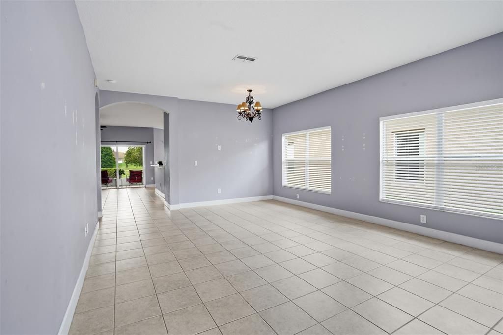 For Sale: $355,000 (2 beds, 2 baths, 1683 Square Feet)