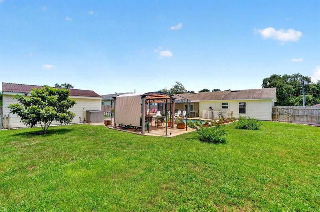 For Sale: $290,000 (3 beds, 2 baths, 1248 Square Feet)