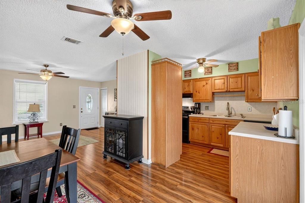 For Sale: $290,000 (3 beds, 2 baths, 1248 Square Feet)