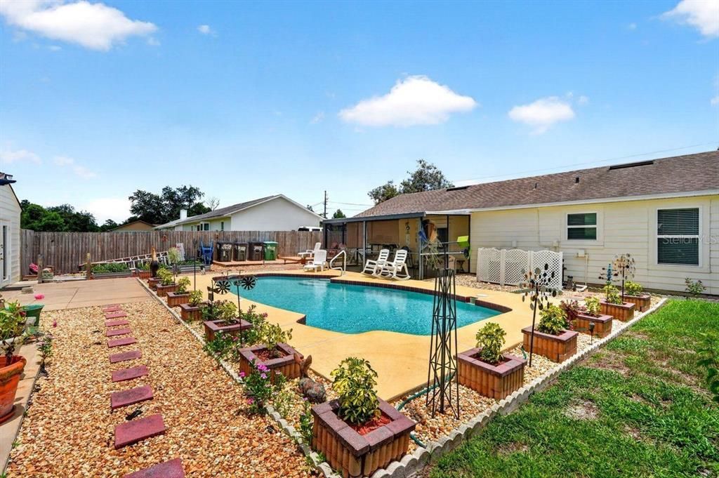 For Sale: $290,000 (3 beds, 2 baths, 1248 Square Feet)