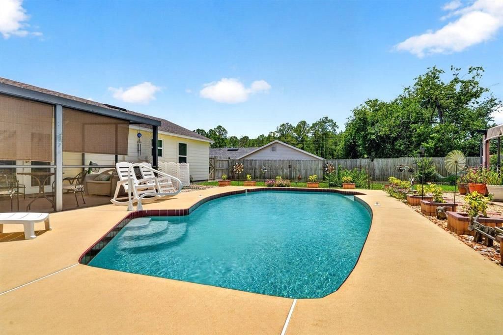 For Sale: $290,000 (3 beds, 2 baths, 1248 Square Feet)