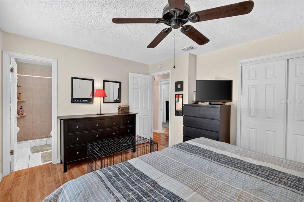 For Sale: $290,000 (3 beds, 2 baths, 1248 Square Feet)