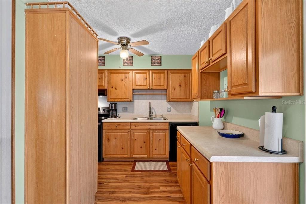 For Sale: $290,000 (3 beds, 2 baths, 1248 Square Feet)