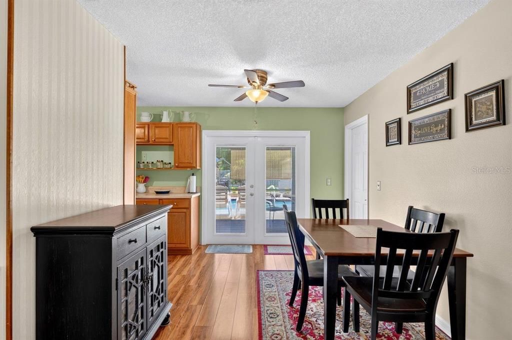 For Sale: $290,000 (3 beds, 2 baths, 1248 Square Feet)