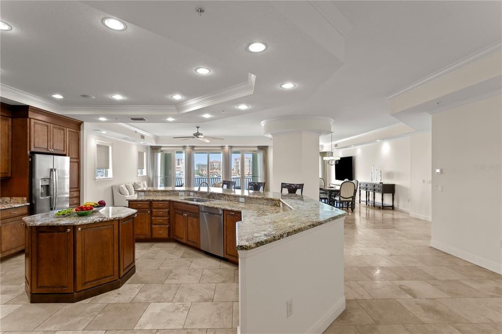 En Venta: $2,000,000 (4 camas, 3 baños, 3656 Pies cuadrados)