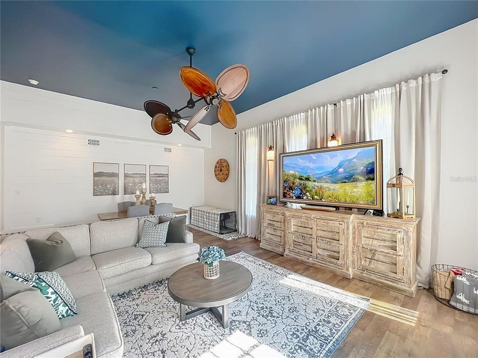 En Venta: $700,000 (2 camas, 1 baños, 1824 Pies cuadrados)