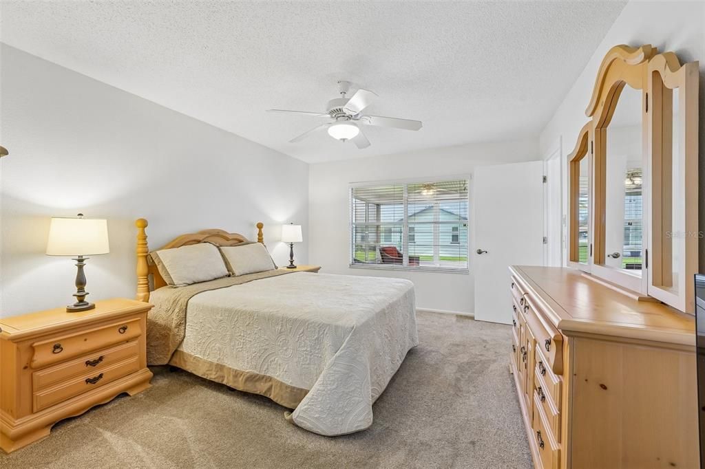 For Sale: $259,900 (2 beds, 2 baths, 1514 Square Feet)
