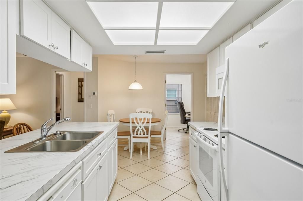 For Sale: $259,900 (2 beds, 2 baths, 1514 Square Feet)