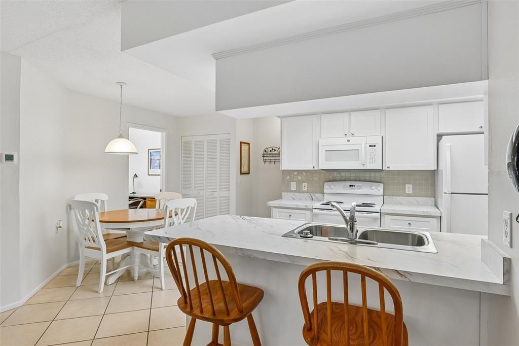 For Sale: $259,900 (2 beds, 2 baths, 1514 Square Feet)