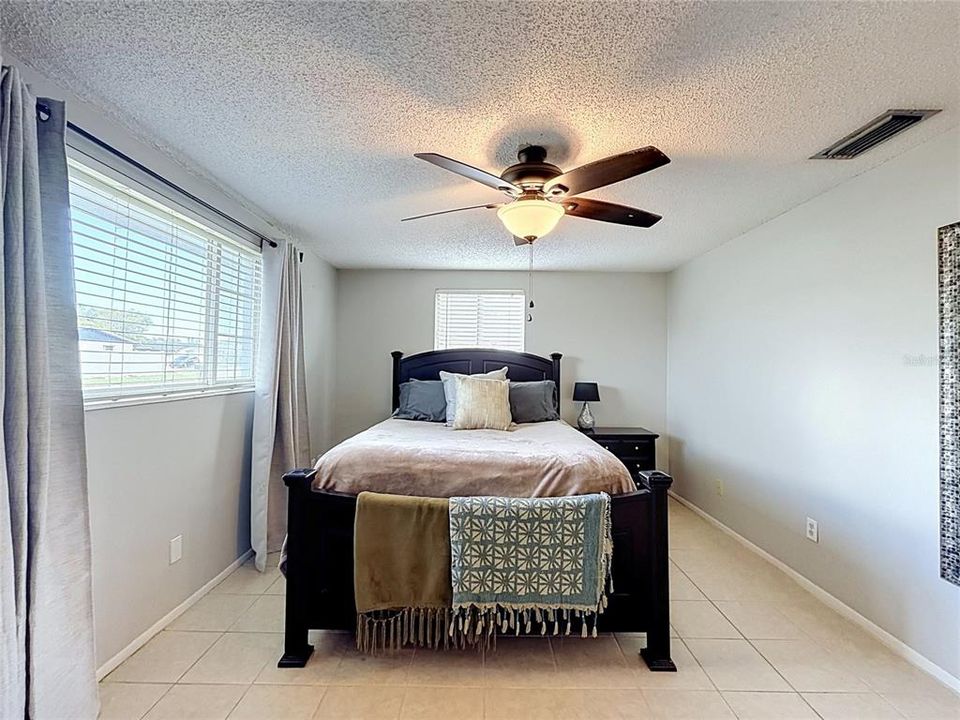 En Venta: $240,000 (2 camas, 1 baños, 1039 Pies cuadrados)