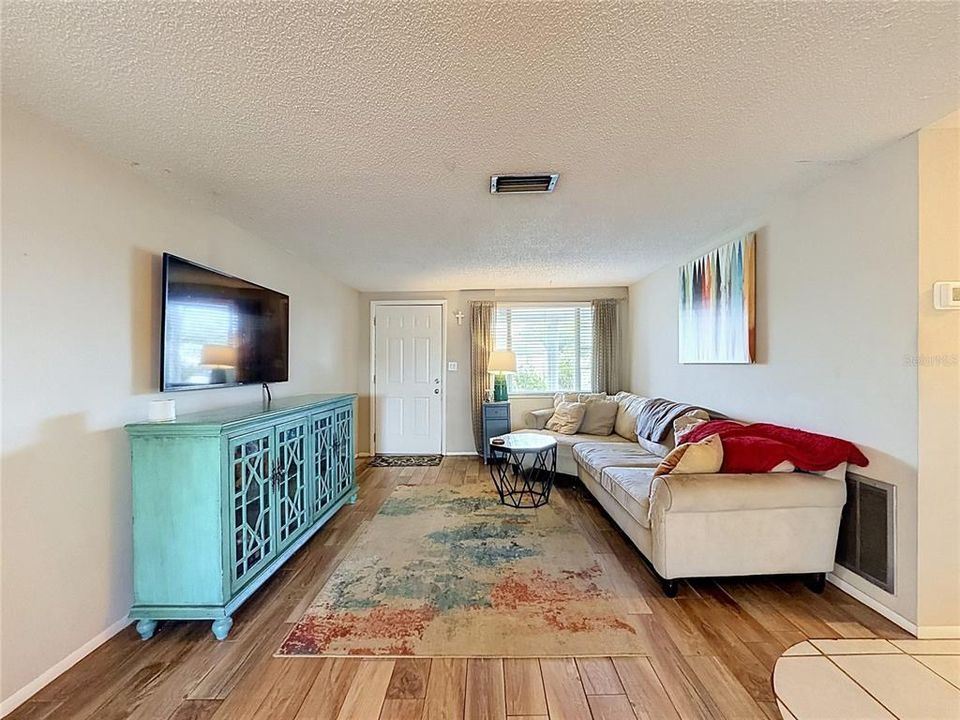 En Venta: $240,000 (2 camas, 1 baños, 1039 Pies cuadrados)