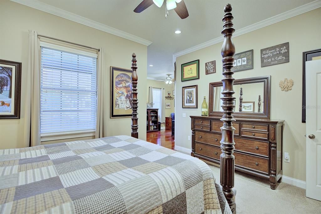 For Sale: $425,000 (3 beds, 2 baths, 2319 Square Feet)