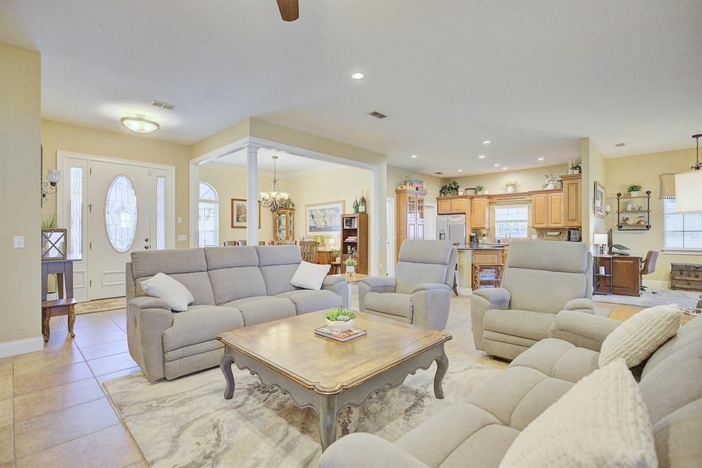 For Sale: $425,000 (3 beds, 2 baths, 2319 Square Feet)