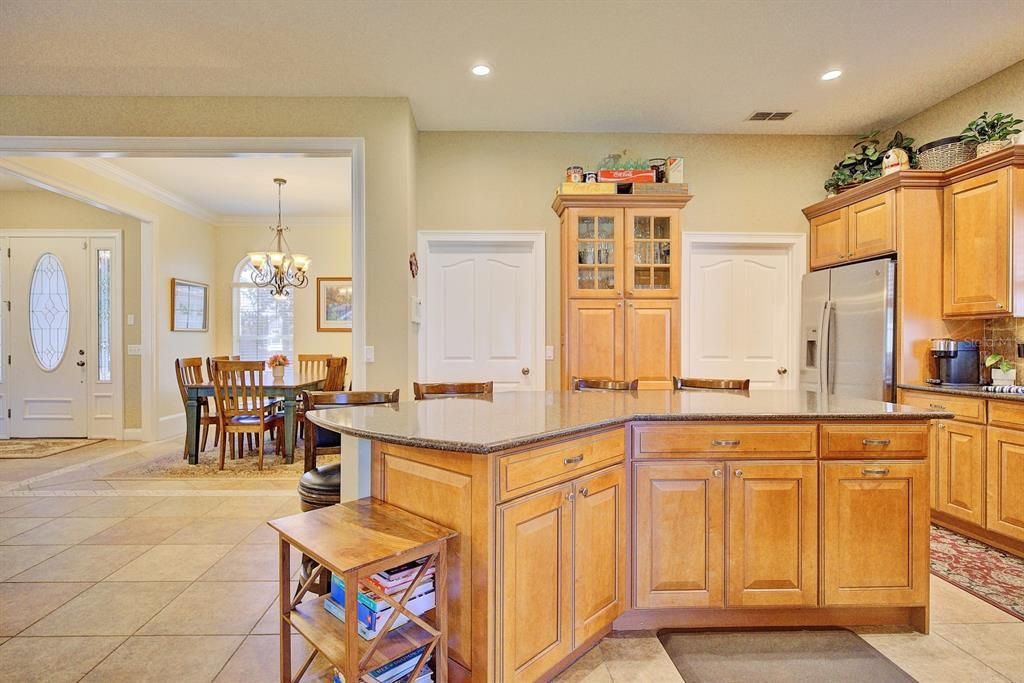 For Sale: $425,000 (3 beds, 2 baths, 2319 Square Feet)