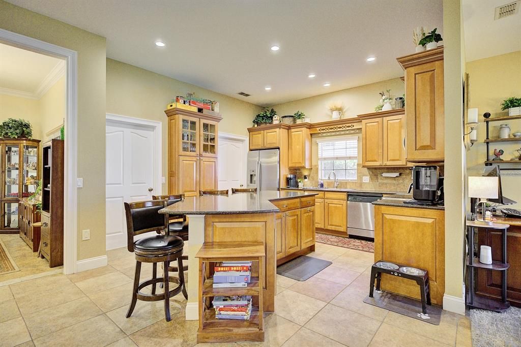 For Sale: $425,000 (3 beds, 2 baths, 2319 Square Feet)