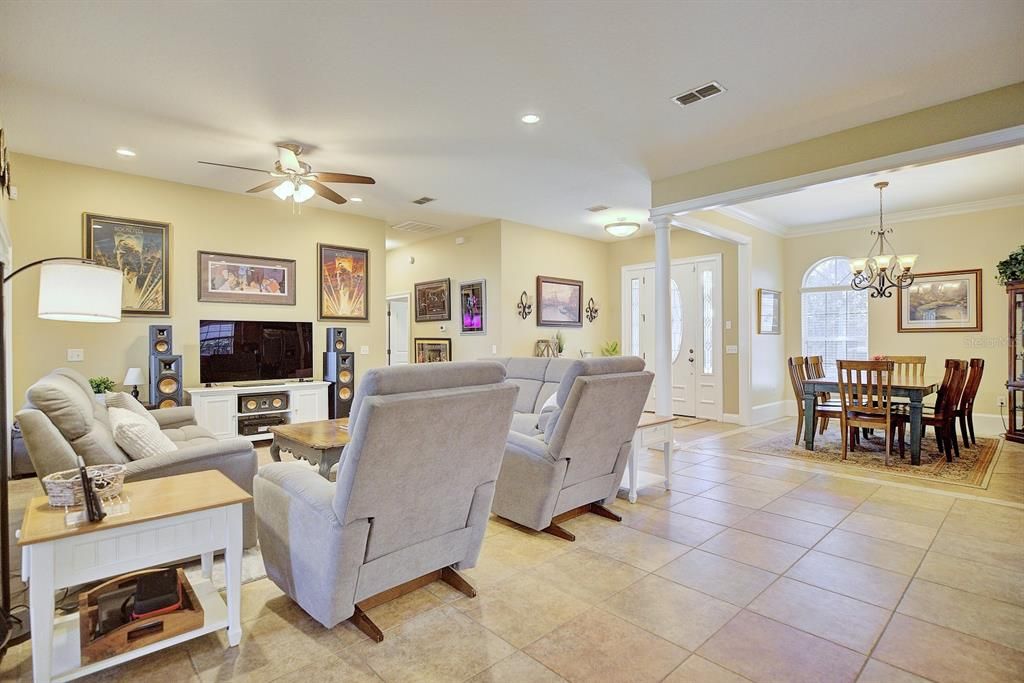 For Sale: $425,000 (3 beds, 2 baths, 2319 Square Feet)