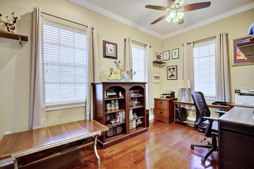For Sale: $425,000 (3 beds, 2 baths, 2319 Square Feet)
