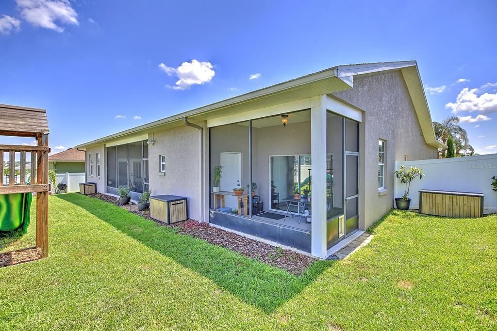 For Sale: $425,000 (3 beds, 2 baths, 2319 Square Feet)