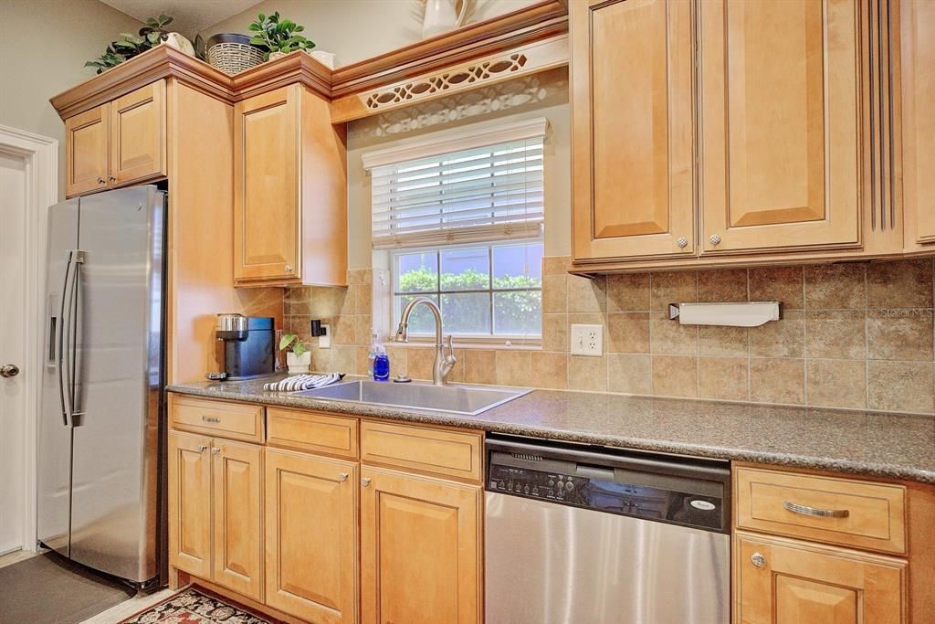 For Sale: $425,000 (3 beds, 2 baths, 2319 Square Feet)